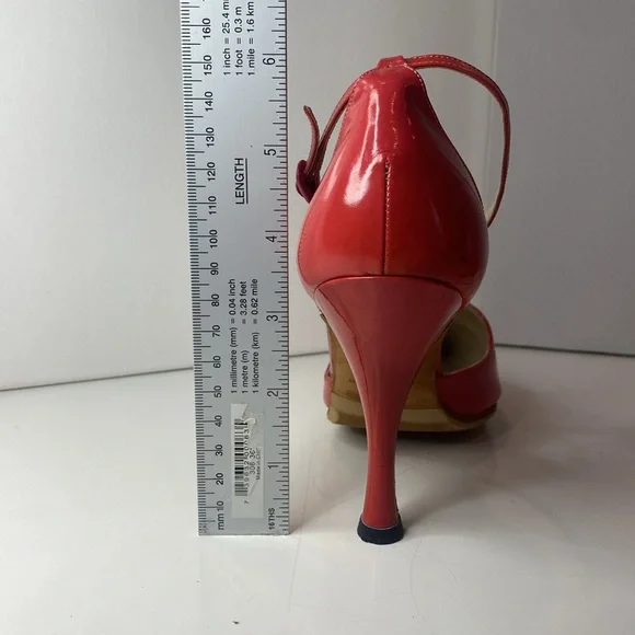 Manolo Blahnik Sexy Red Patent Leather T-Strap Heels to Dance all nite! VGUC 36 - Picture 15 of 15